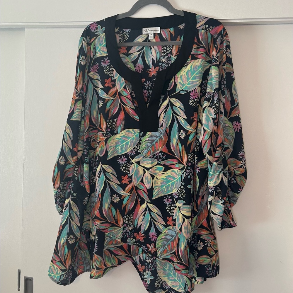 Neiman Marcus Flowing Tunic Size 1X